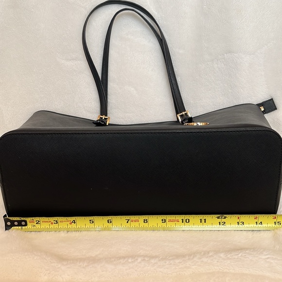 Michael Kors Black Large Travel Tote Bag - Picture 11 of 12